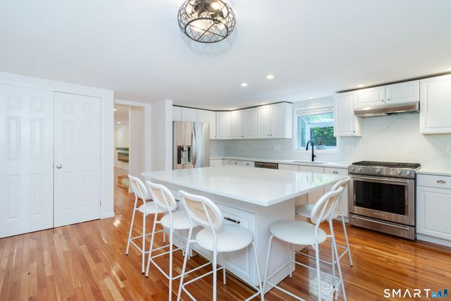 150 Chestnut Street, Branford, CT 06405