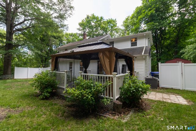150 Chestnut Street, Branford, CT 06405