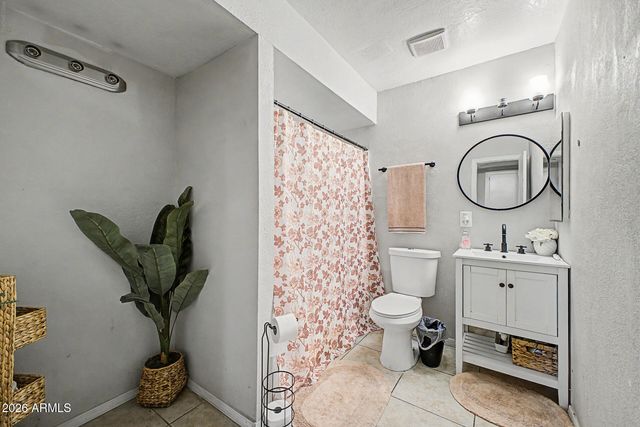 6112 N 64TH Drive, Glendale, AZ 85301
