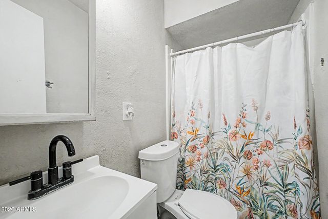 6112 N 64TH Drive, Glendale, AZ 85301