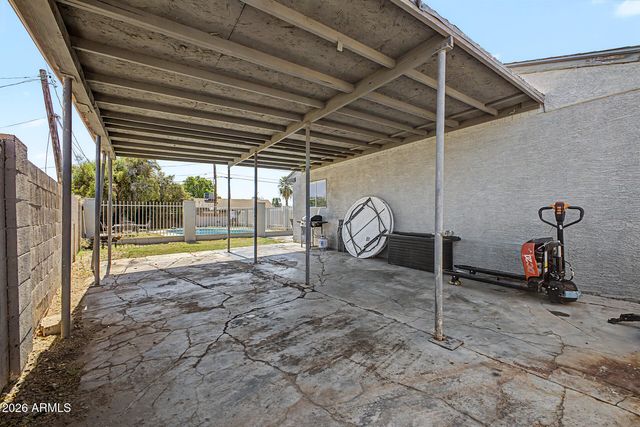 6112 N 64TH Drive, Glendale, AZ 85301
