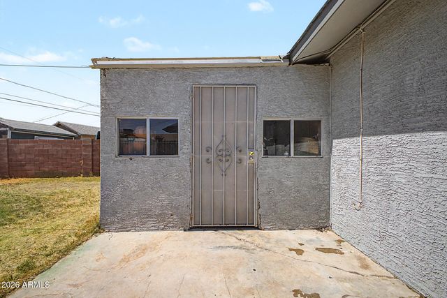 6112 N 64TH Drive, Glendale, AZ 85301
