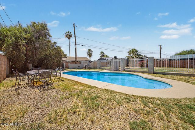6112 N 64TH Drive, Glendale, AZ 85301