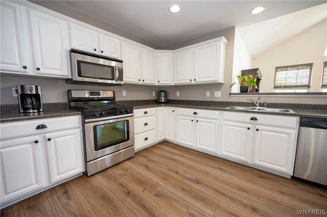 26 Morris Crescent, West Seneca, NY 14224