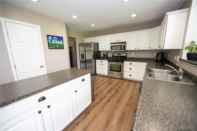 26 Morris Crescent, West Seneca, NY 14224