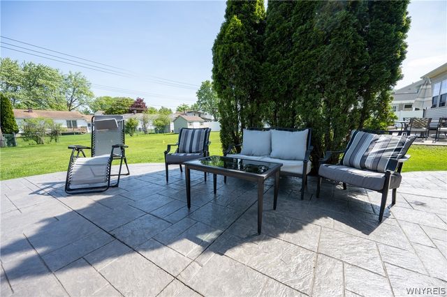 26 Morris Crescent, West Seneca, NY 14224