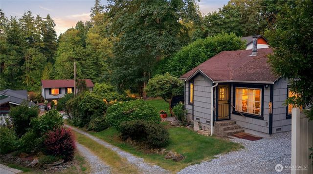 26420 Lake Fenwick Road S, Kent, WA 98032