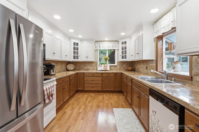 26420 Lake Fenwick Road S, Kent, WA 98032