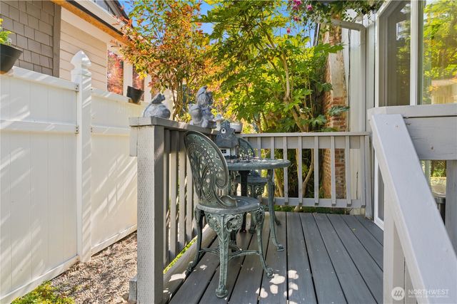26420 Lake Fenwick Road S, Kent, WA 98032