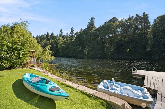 26420 Lake Fenwick Road S, Kent, WA 98032