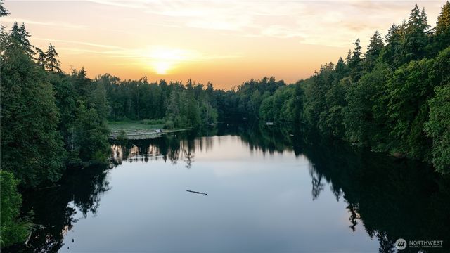 26420 Lake Fenwick Road S, Kent, WA 98032