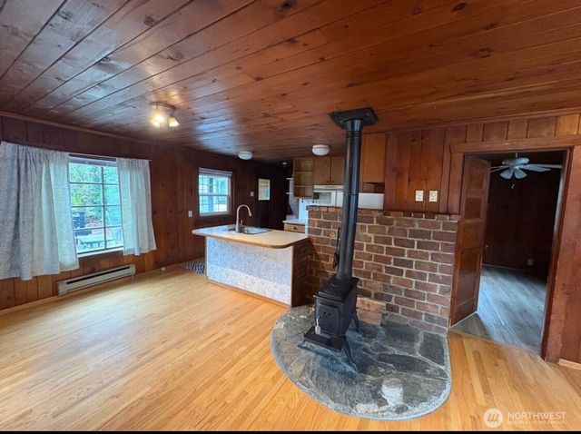 26420 Lake Fenwick Road S, Kent, WA 98032