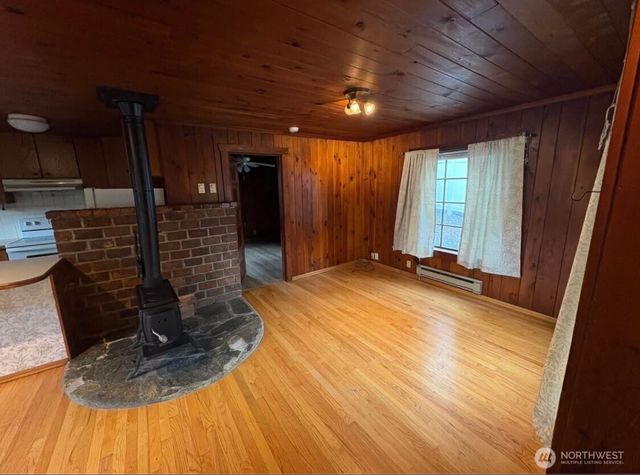 26420 Lake Fenwick Road S, Kent, WA 98032