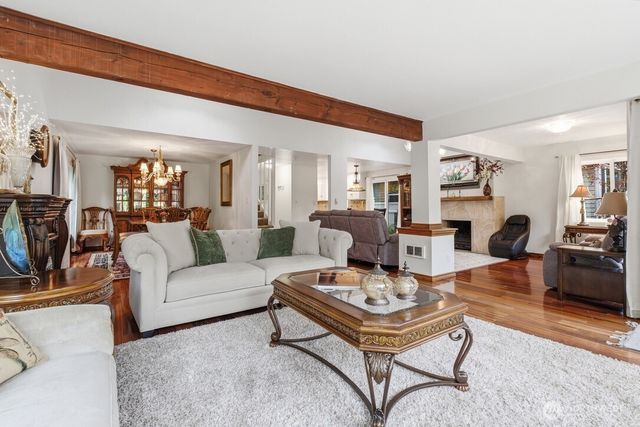 26420 Lake Fenwick Road S, Kent, WA 98032