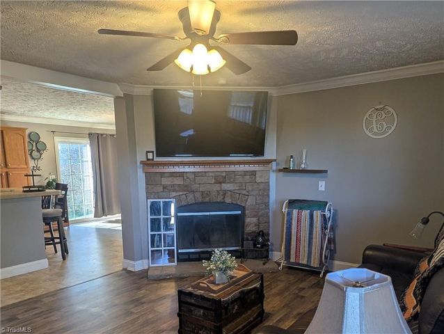 47 Peacock Lane, Sparta, NC 28675