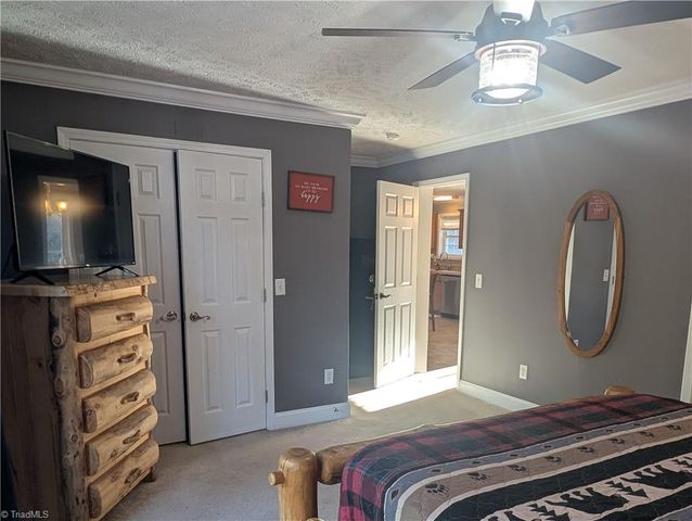 47 Peacock Lane, Sparta, NC 28675