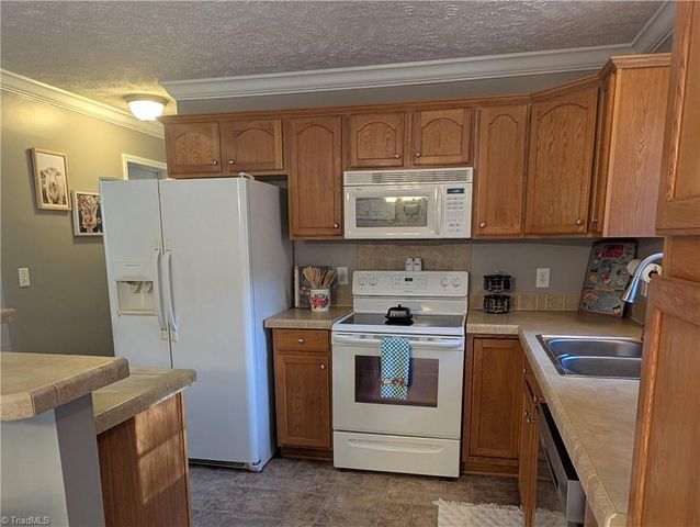 47 Peacock Lane, Sparta, NC 28675