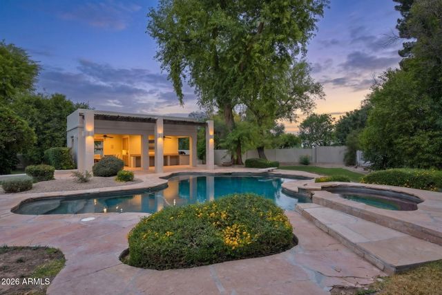 2002 E CAROLINE Lane, Tempe, AZ 85284