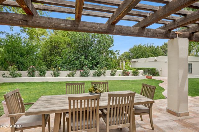 2002 E CAROLINE Lane, Tempe, AZ 85284