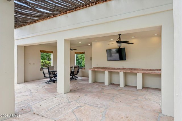 2002 E CAROLINE Lane, Tempe, AZ 85284