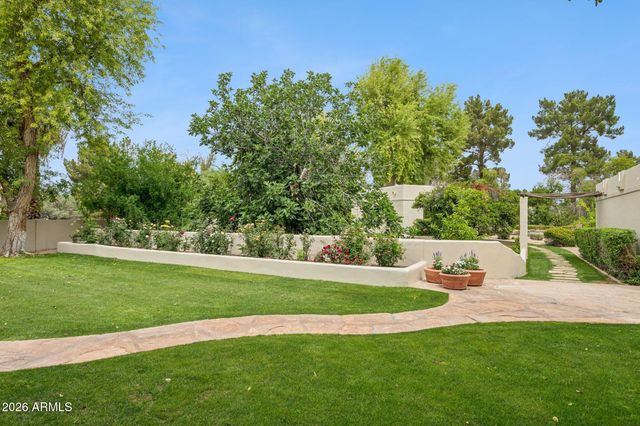 2002 E CAROLINE Lane, Tempe, AZ 85284