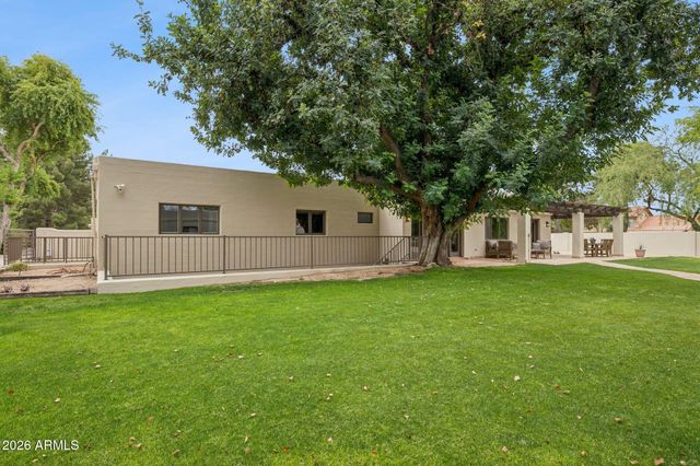2002 E CAROLINE Lane, Tempe, AZ 85284