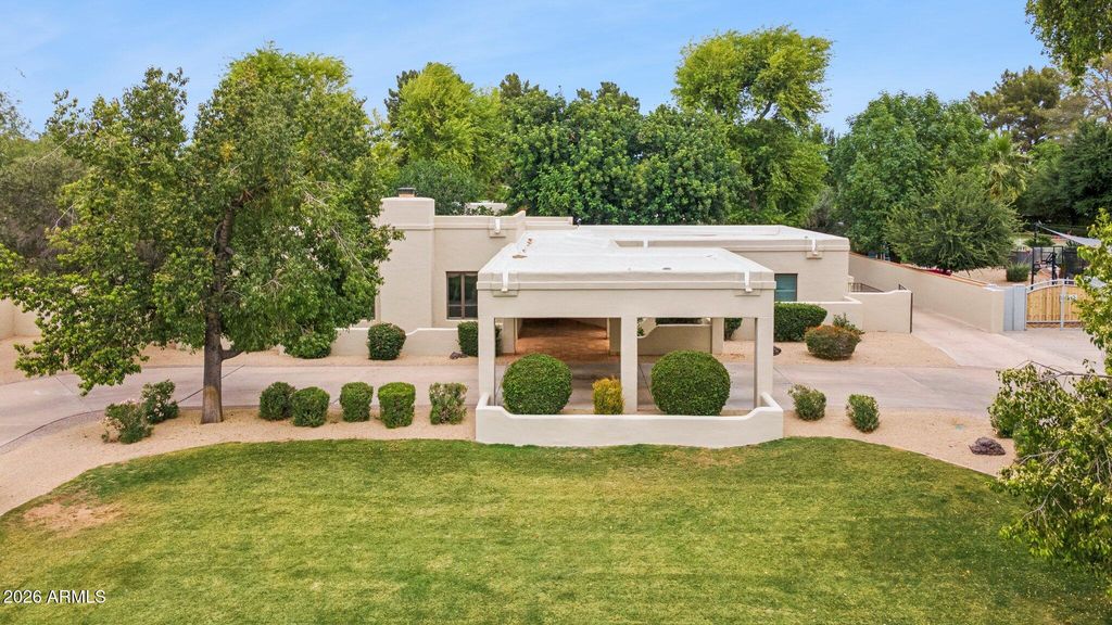 2002 E CAROLINE Lane, Tempe, AZ 85284