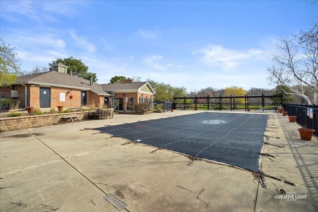 1565 Raymond Drive 201, Naperville, IL 60563