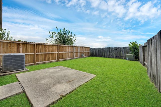 11620 Champions Green Drve Drive, Houston, TX 77066