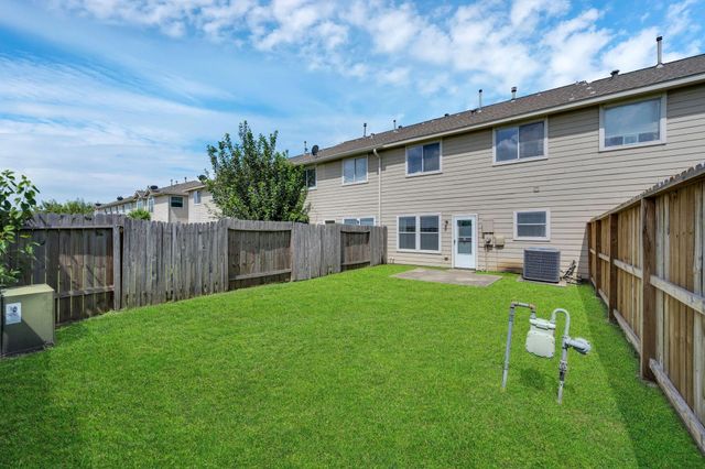 11620 Champions Green Drve Drive, Houston, TX 77066