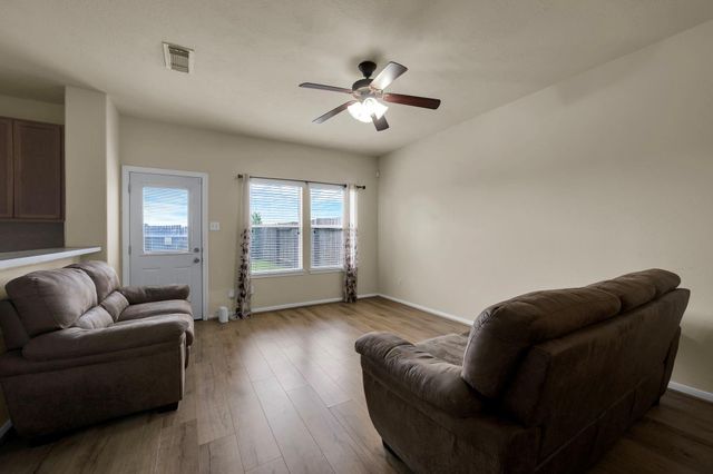 11620 Champions Green Drve Drive, Houston, TX 77066