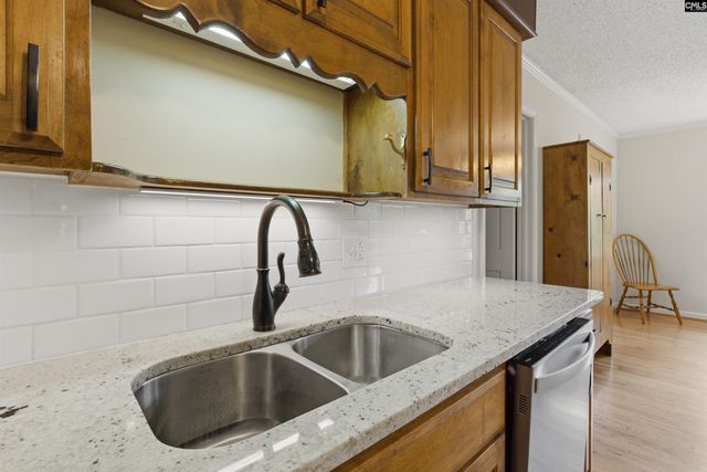 504 shadowbrook, Columbia, SC 29210