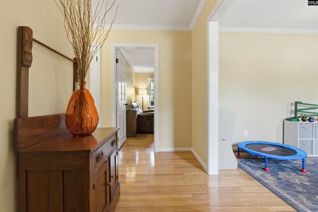 504 shadowbrook, Columbia, SC 29210