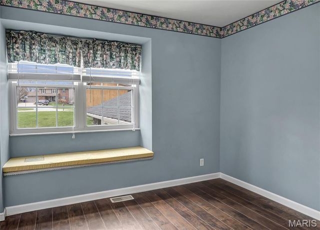 13 Greenfield Drive, St Peters, MO 63376