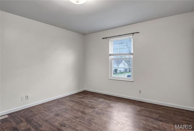 13 Greenfield Drive, St Peters, MO 63376