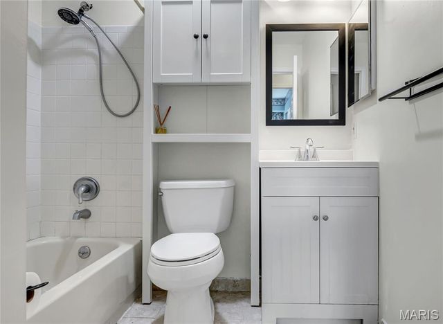 13 Greenfield Drive, St Peters, MO 63376