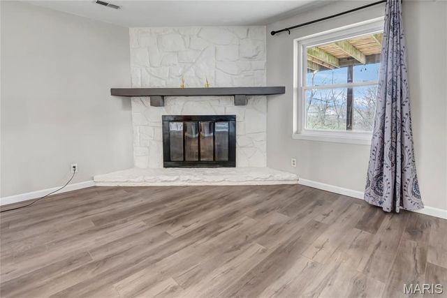 13 Greenfield Drive, St Peters, MO 63376