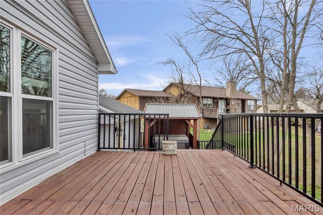 13 Greenfield Drive, St Peters, MO 63376