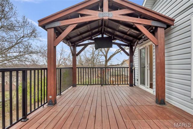 13 Greenfield Drive, St Peters, MO 63376