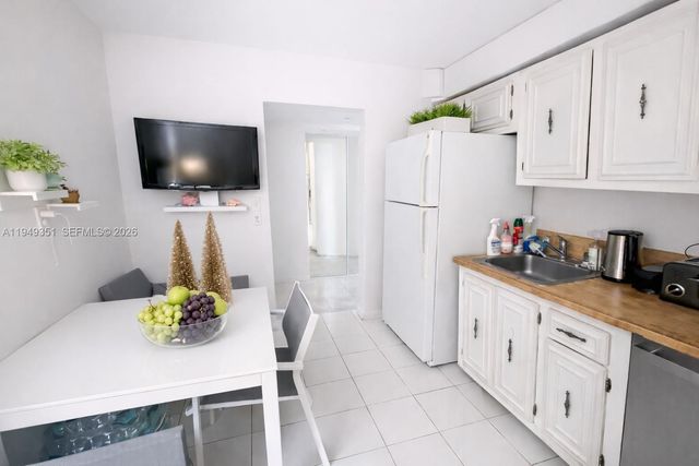 800 Parkview Dr 928, Hallandale Beach, FL 33009