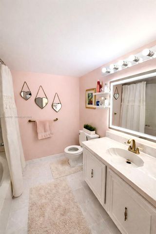 800 Parkview Dr 928, Hallandale Beach, FL 33009