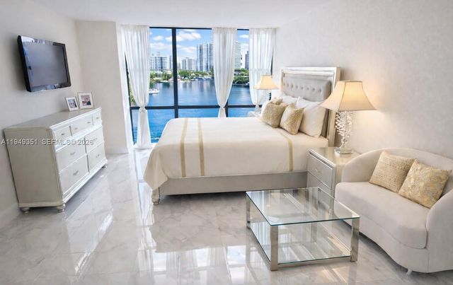 800 Parkview Dr 928, Hallandale Beach, FL 33009