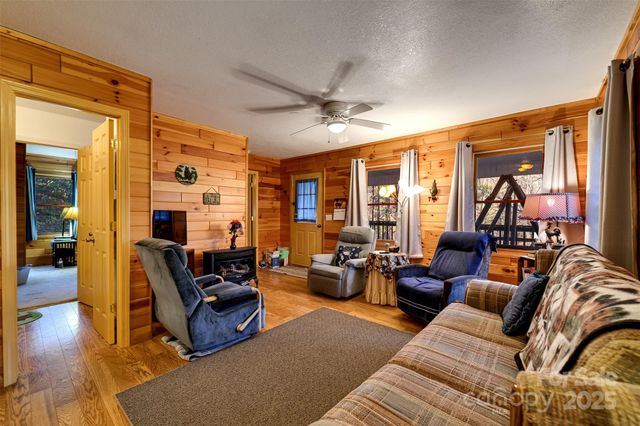 109 Hog Cove Road, Sylva, NC 28779