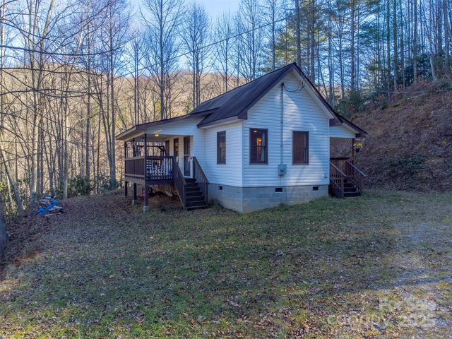 109 Hog Cove Road, Sylva, NC 28779