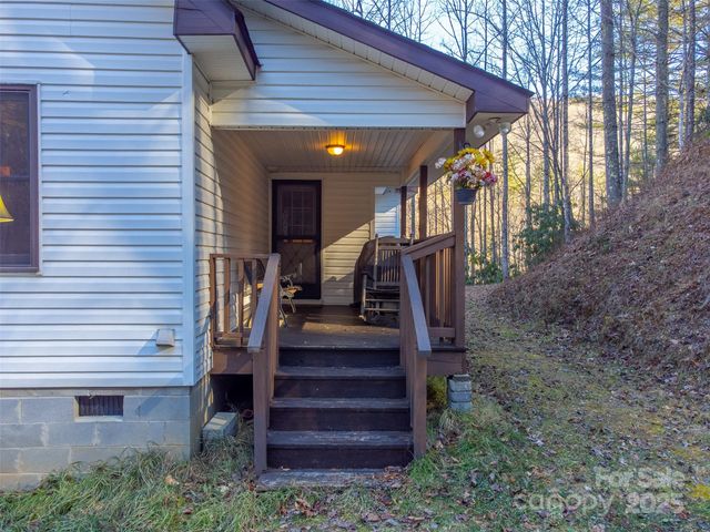109 Hog Cove Road, Sylva, NC 28779