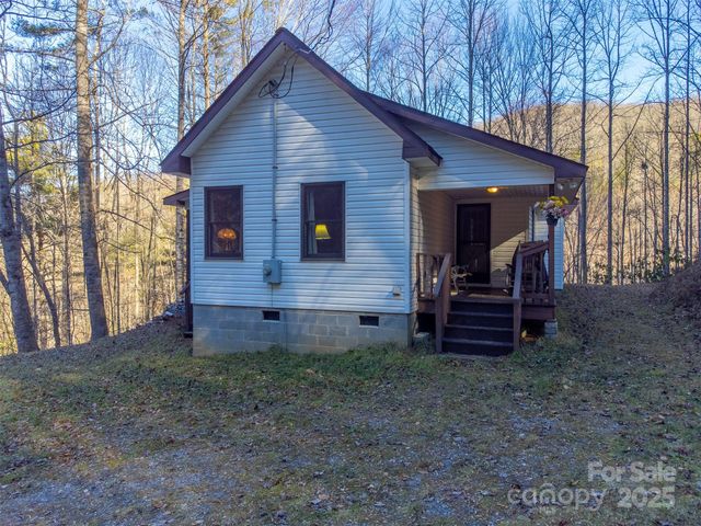 109 Hog Cove Road, Sylva, NC 28779