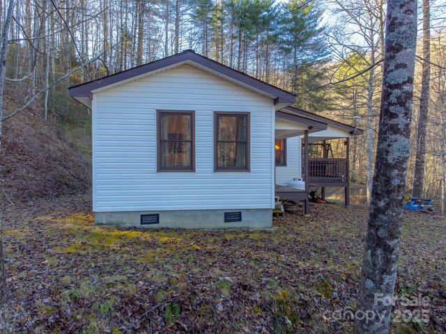 109 Hog Cove Road, Sylva, NC 28779