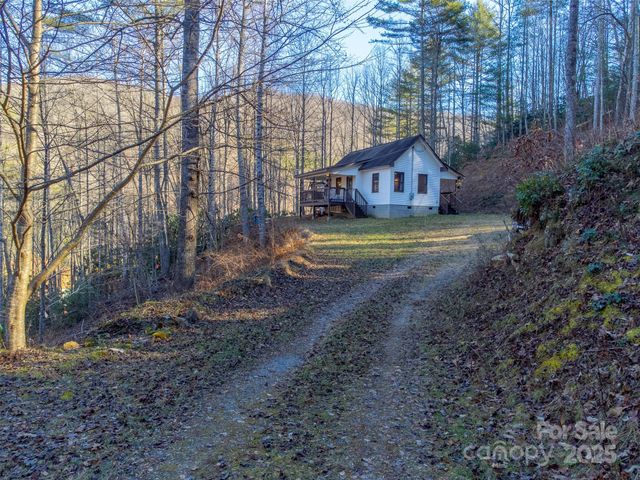 109 Hog Cove Road, Sylva, NC 28779
