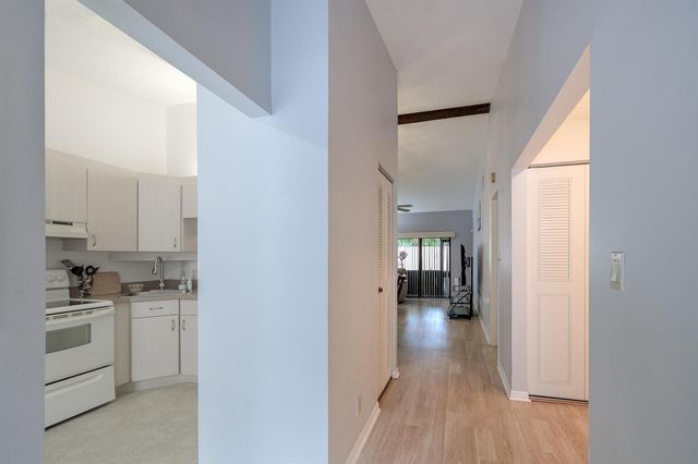 2054 SW Silver Pine Way 123d, Palm City, FL 34990
