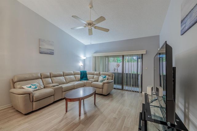 2054 SW Silver Pine Way 123d, Palm City, FL 34990